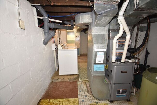 Building Photo - Mishawaka- near Bethel University, shoppin...