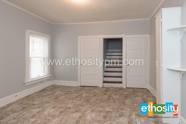 Building Photo - 2142 Webb St, Indianapolis, IN