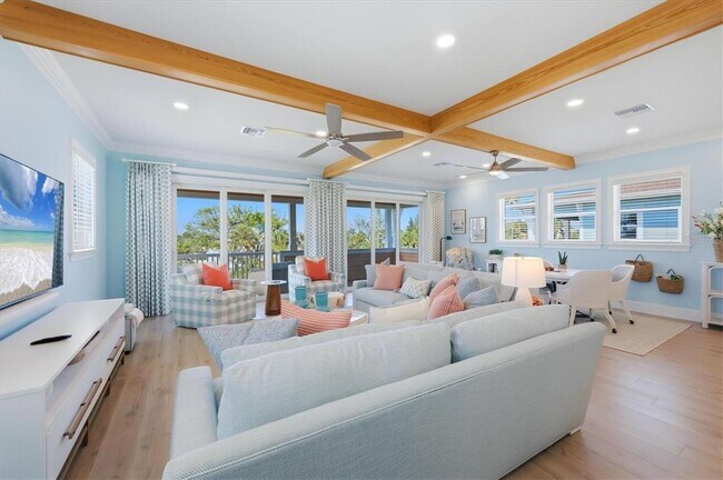Building Photo - 113 Aqua Ln