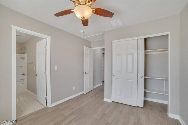 Building Photo - 3939 N Zodiacal Light St