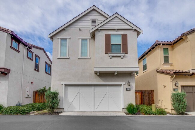 Building Photo - Gorgeous Santa Clara Home with Pool, EV Ho...