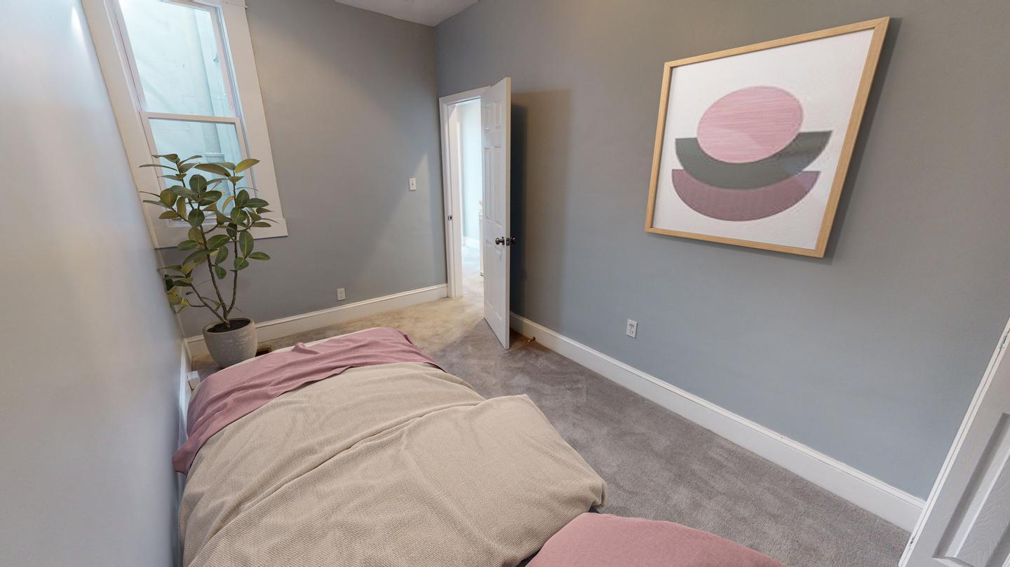 Building Photo - Beautiful Waverly townhouse near Johns Hopkins University