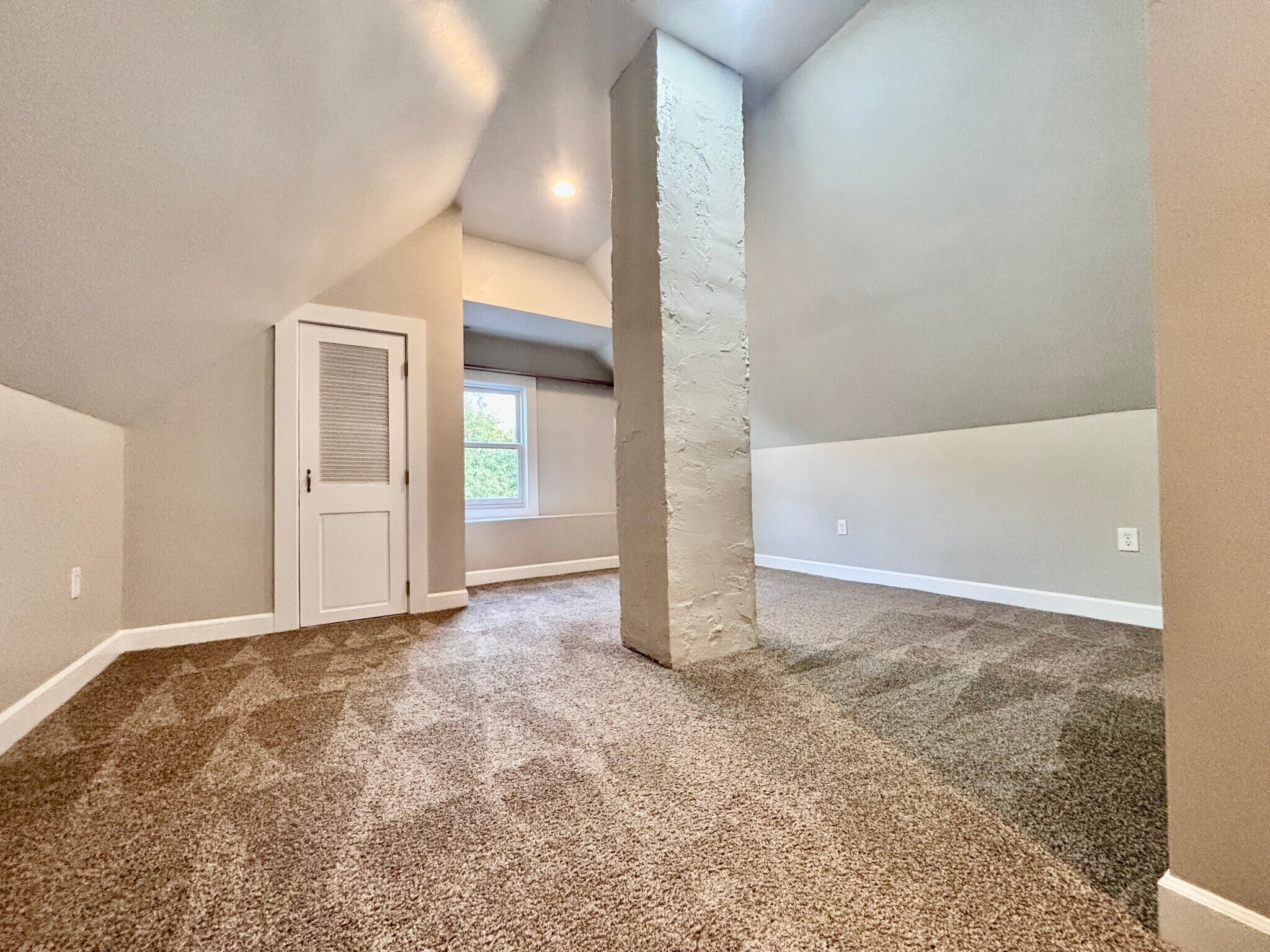 Storage/ Office - 718 NW 21st Ave