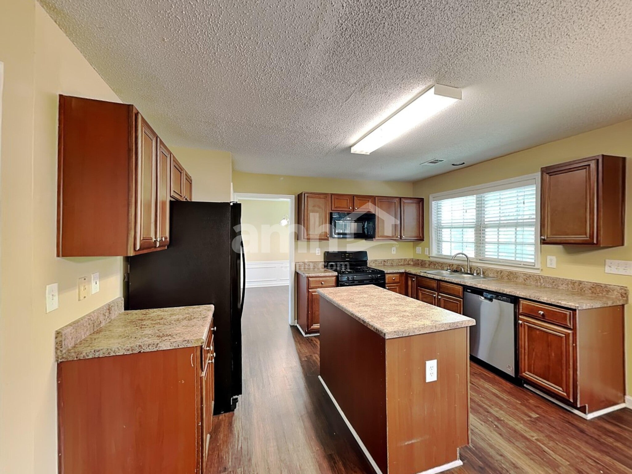 Building Photo - 3472 Chastain Glen Ln NE