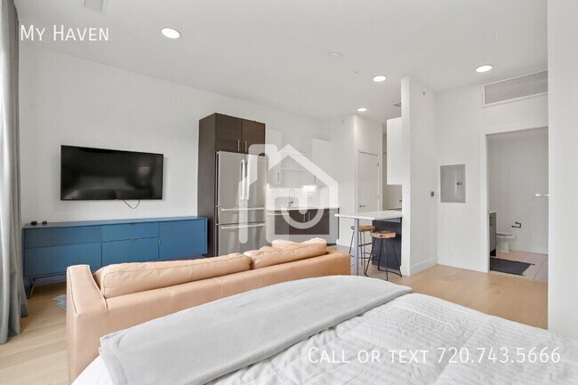 Building Photo - 2550 Lawrence St