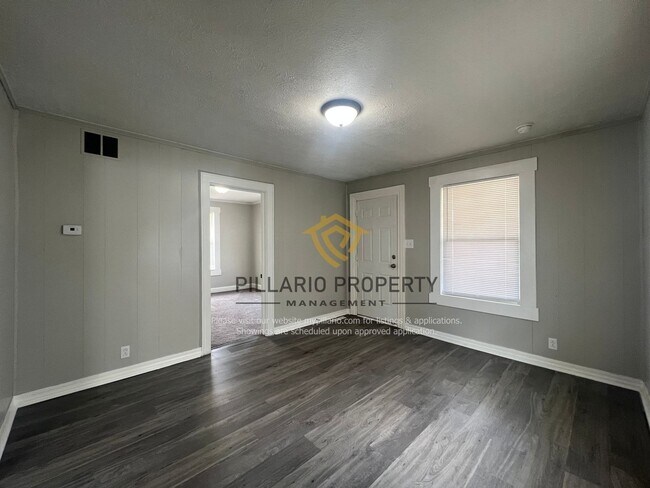 Building Photo - Cozy Anderson 2 Bedroom/1 Bathroom Cottage...