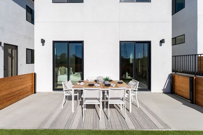 Building Photo - Private Yard Space, No Shared Walls, Views, New Luxury