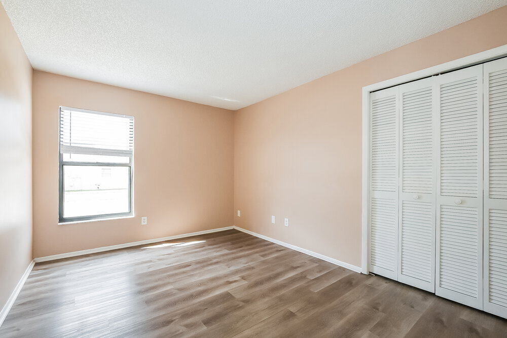 Building Photo - 1501 Woodfield Oaks Dr