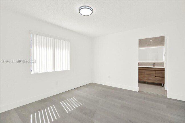 Building Photo - 1226 SW 76th Ct