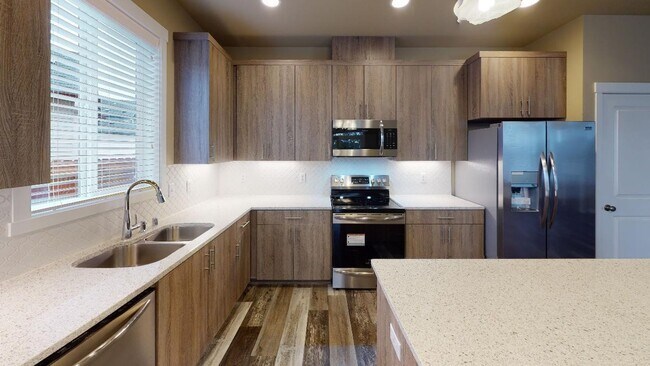Building Photo - Beautiful single family home in quiet Vanc...