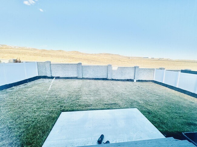 Building Photo - 2687 N Snowberry Dr