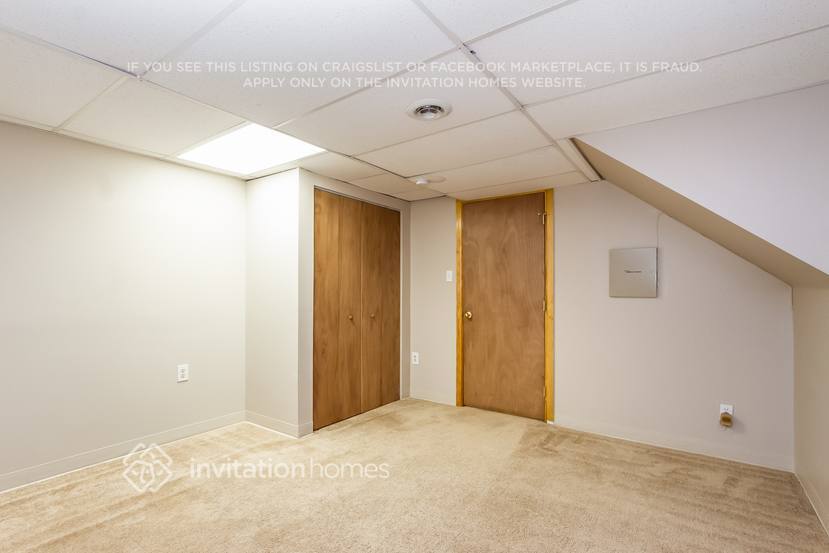 Building Photo - 10051 Shoshone Way