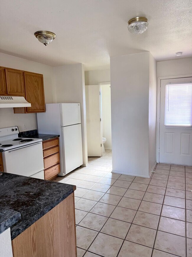Building Photo - 1102 Leslie Cir