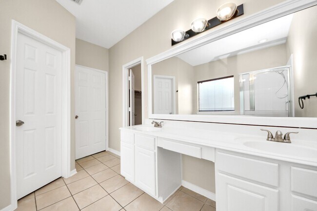 Building Photo - 17303 Quiet Grove Ln