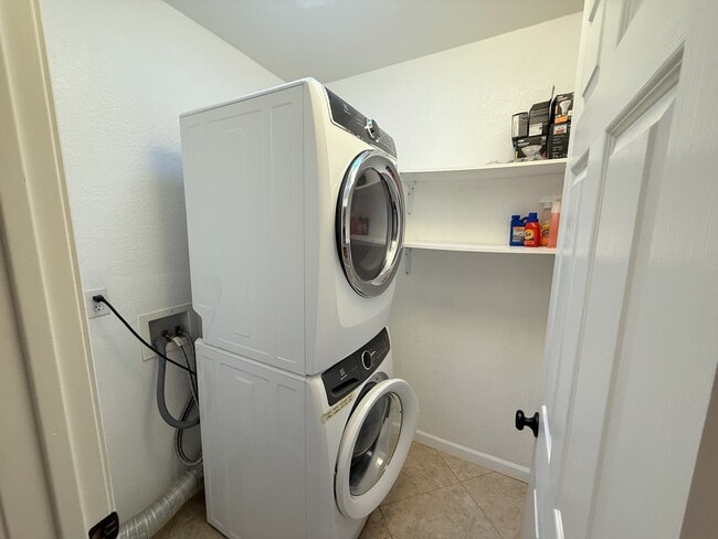 Building Photo - 21372 Brookhurst St