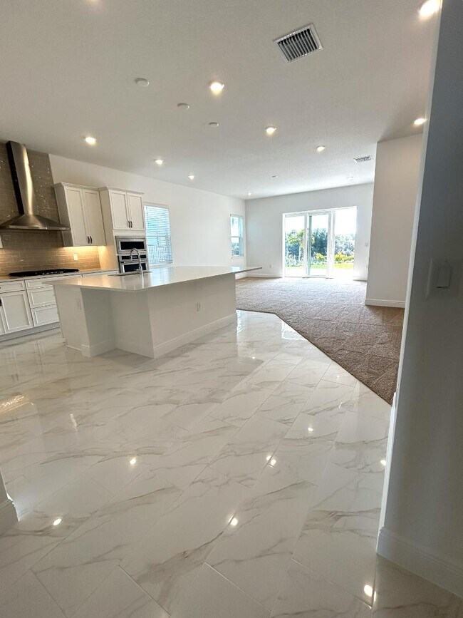 Building Photo - 16017 Volterra Point