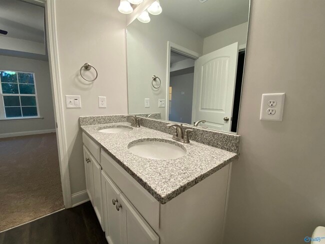 Building Photo - 158 Abercorn Dr