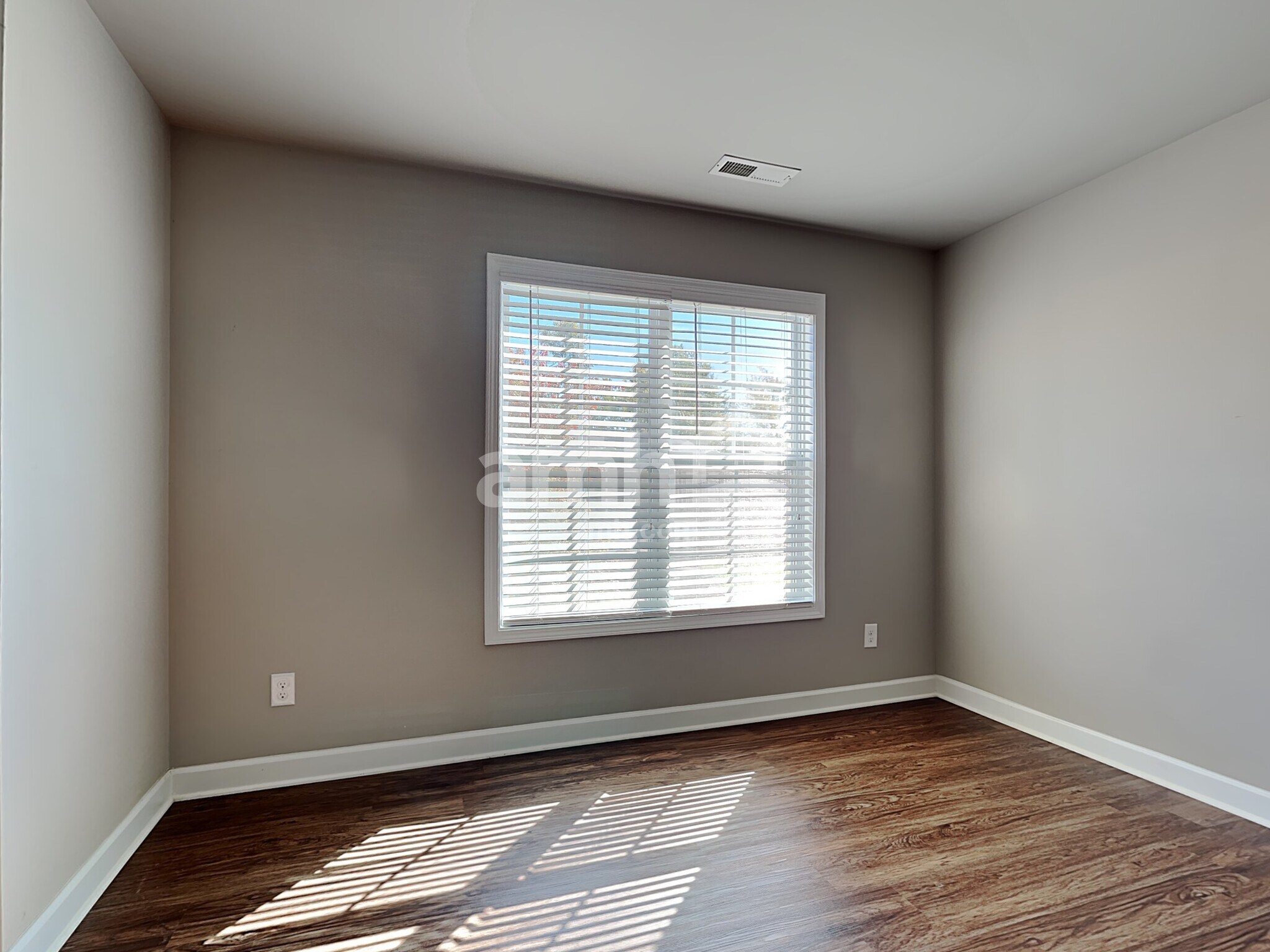 Building Photo - 200 N Wentworth Dr