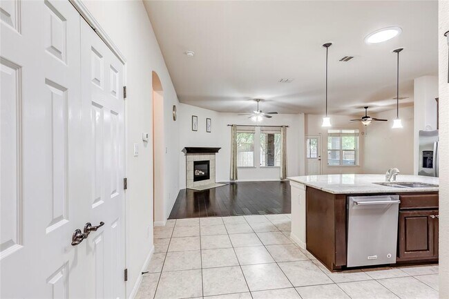 Building Photo - 116 Azimuth Dr