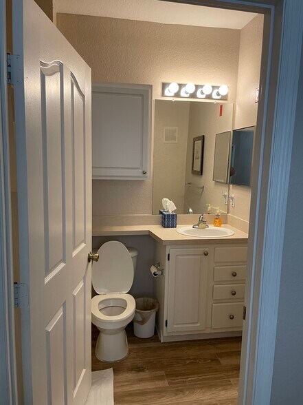 Building Photo - 8815 Dunes Ct