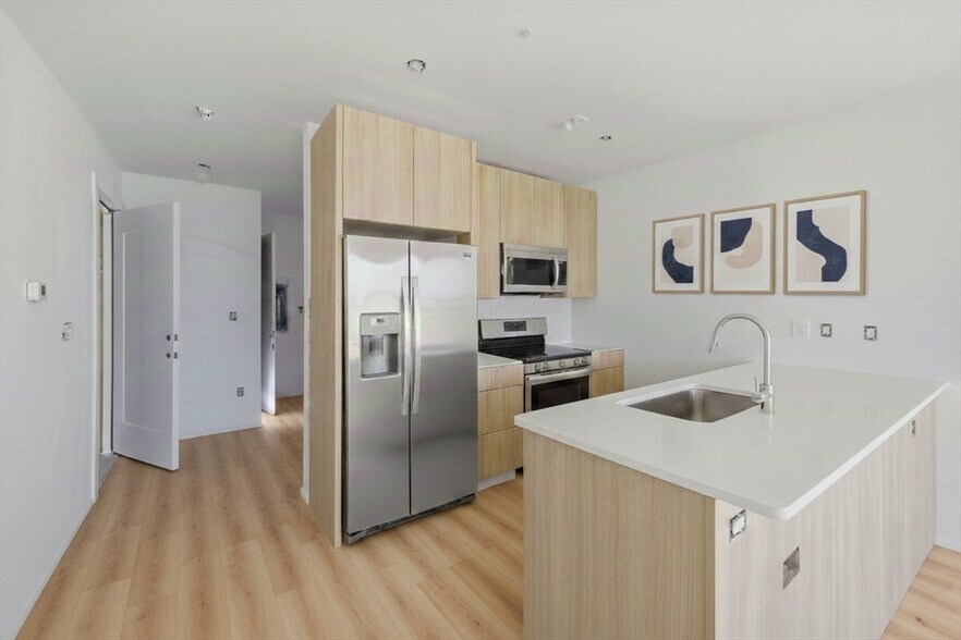 Building Photo - 1066 Commonwealth Ave