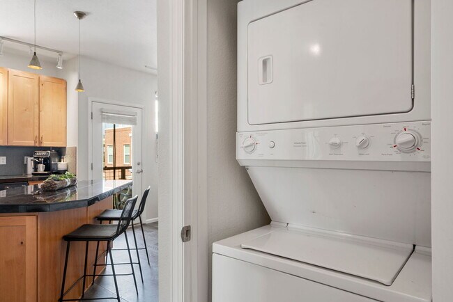 Building Photo - 11310 Colony Cir