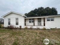 Building Photo - Spacious 2-Bedroom Country Home with Expan...