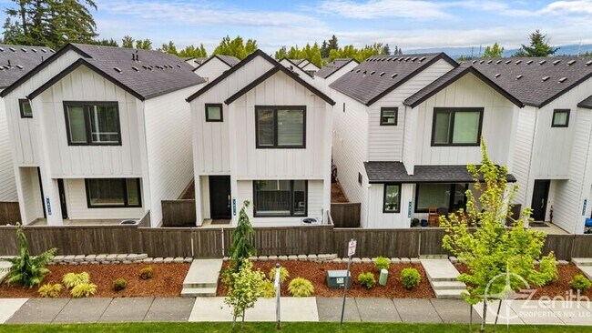 Building Photo - 16314 NE 20th St