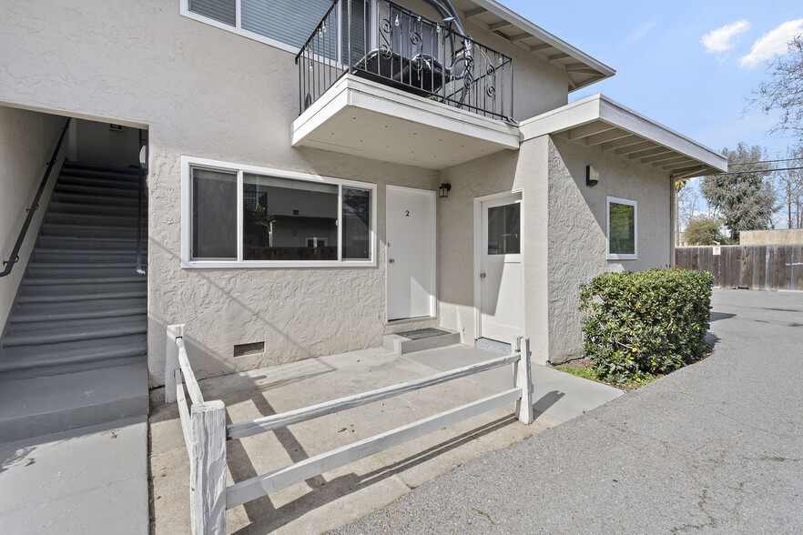 Entrance to unit - 1271 Coronado Dr