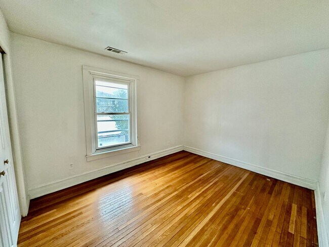 Building Photo - Cozy 3 bedroom home located in South Allentown, PA