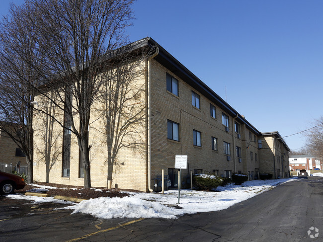 Building - Greenway Apartments