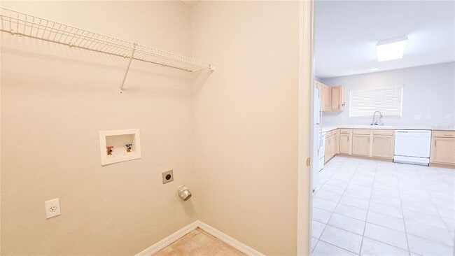 Building Photo - 6955 Lake Eaglebrooke Dr