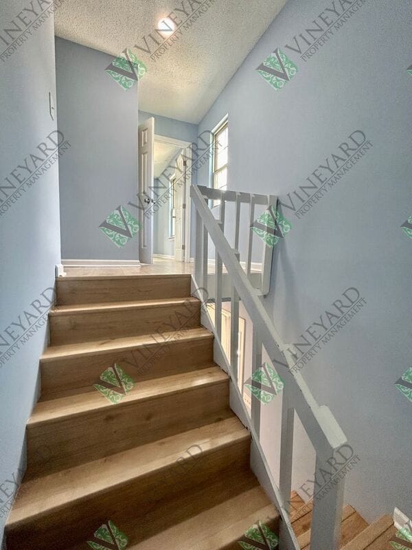Building Photo - 1014 Falling Water Dr