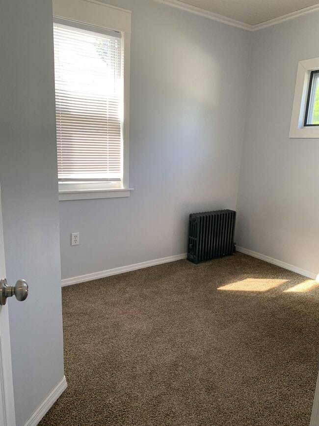 Building Photo - 143 John St