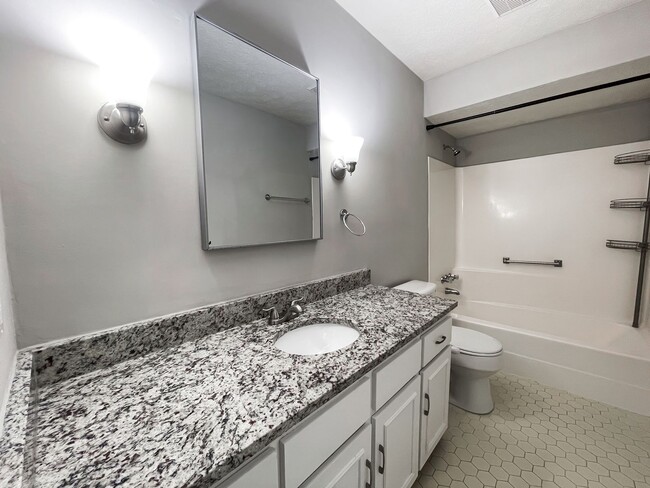 Building Photo - 709 54th St