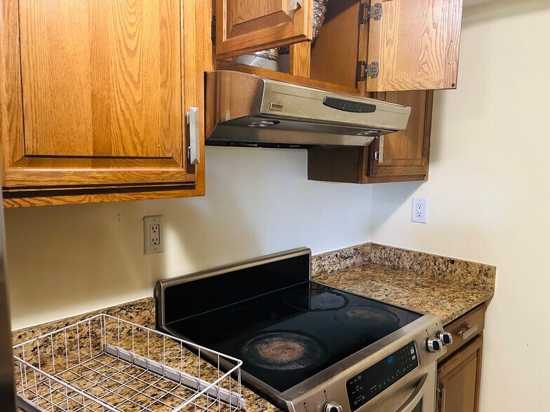 Building Photo - 1914 Aspen Dr