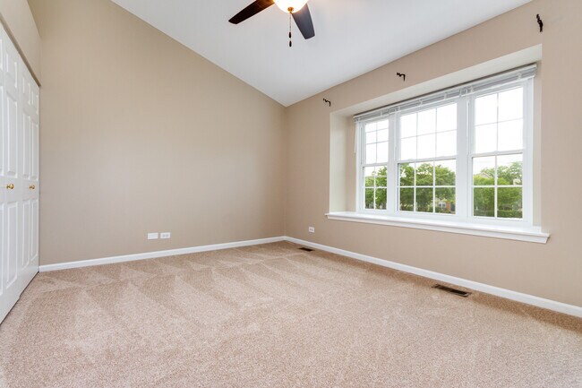 Building Photo - 2316 Highland Ct