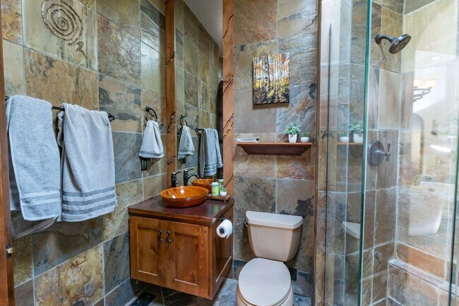 Building Photo - Furnished 3 Bedroom Entrada Home!!