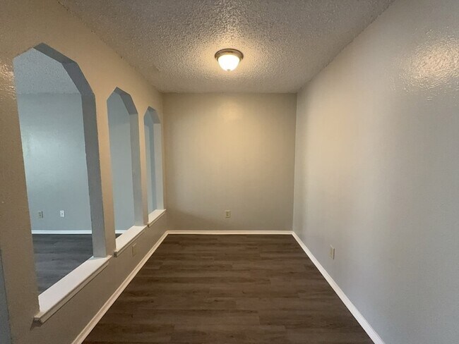Building Photo - 219 Fry St