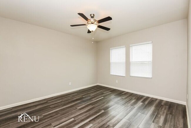 Building Photo - 1309 Escondido Dr