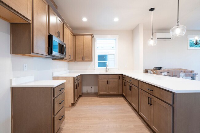 Building Photo - 2 Weeks Free W/ Approved Application By 08...