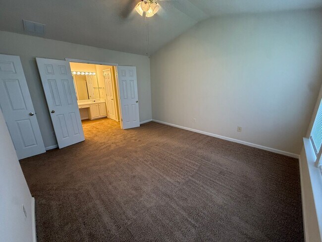 Building Photo - 146 Brentfield Loop