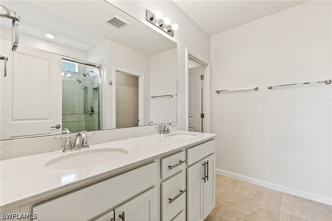 Building Photo - 42425 Cascade Dr