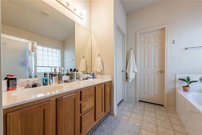 Building Photo - 3761 Rod Carew Dr