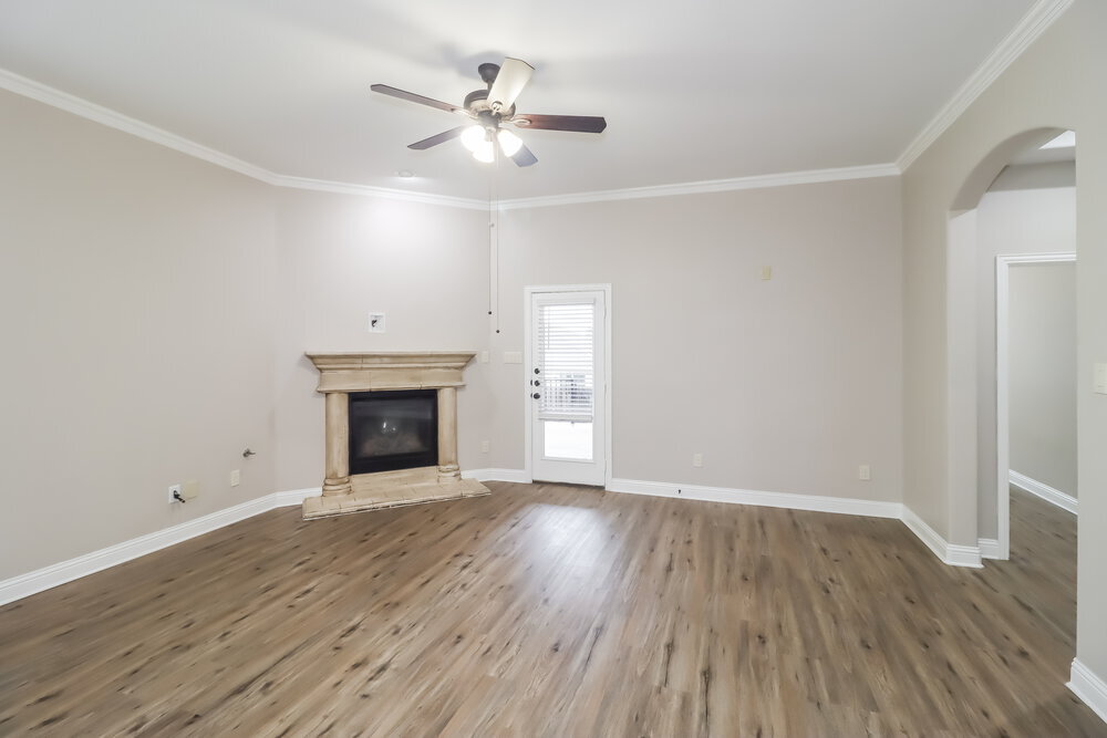 Building Photo - 116 Buescher Cove