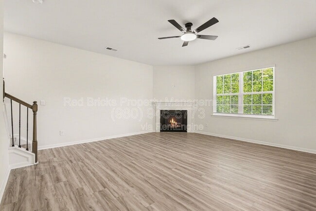 Building Photo - 1362 Secrest Cmns Dr