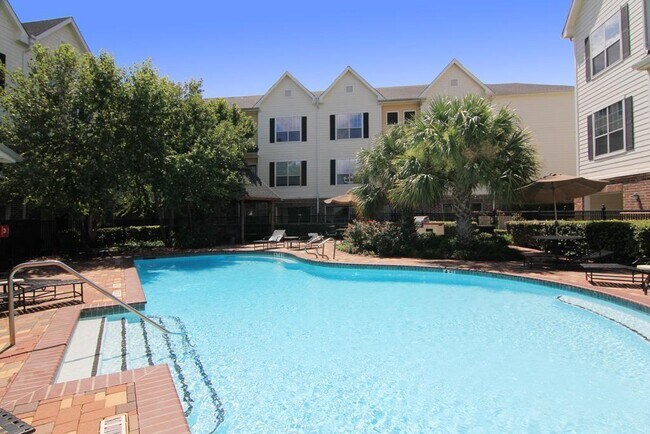 Building Photo - 9200 Westheimer Rd