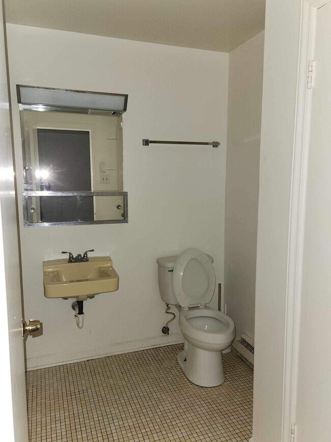 Building Photo - 2730 Forest Hill Ave NW