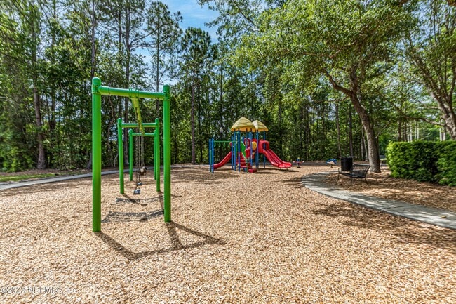 Building Photo - 2465 Pinehurst Ln