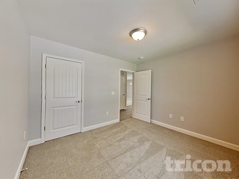 Building Photo - 708 Deaton St